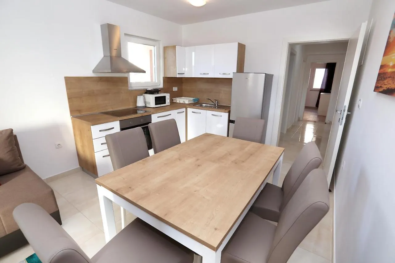 Beautiful 2-Bed Apartment In Okrug Gornji Trogir