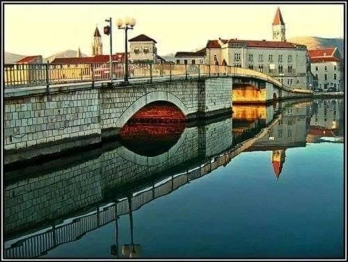 Beautiful 2-Bed Apartment In Okrug Gornji Trogir 0*,