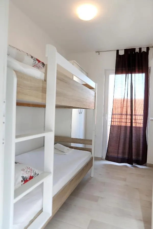Beautiful 2-Bed Apartment In Okrug Gornji Trogir